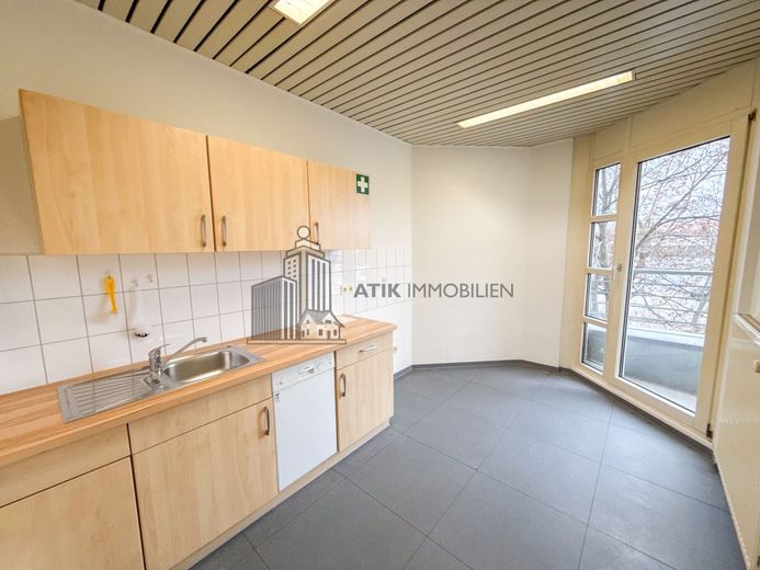 ATIK: Moderne, individuell gestaltbare Arbeitsplätze mit attraktivem P-L-Verhältnis - provisionsfrei – Teeküche