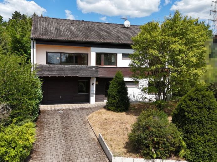 Großzügiges Einfamilienhaus mit Garten, Garage und Ausbaupotenzial in Beckingen – Foto 1