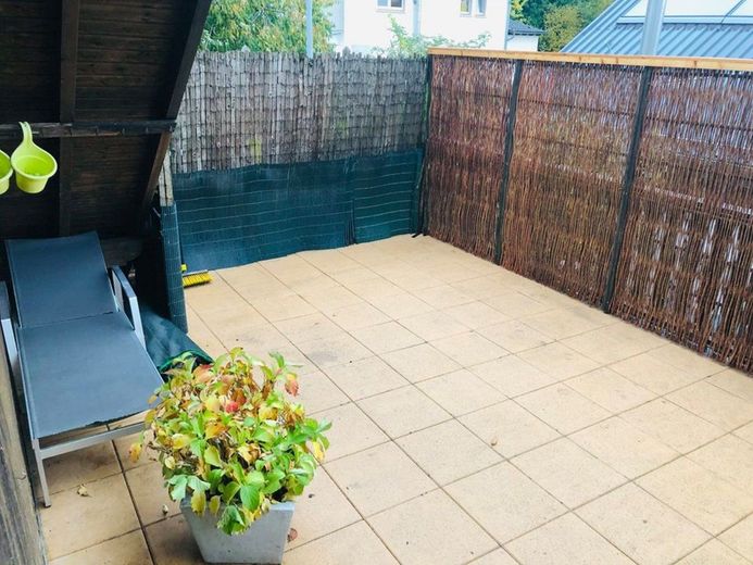 Helle 4 Zimmer Wohnung mit Balkon, ihr Sprung in ein neues Wohngefühl ! – Foto 1