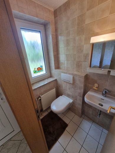 Maison mitoyenne centrale bien entretenue à Gifhorn Süd – EG_GästeWC