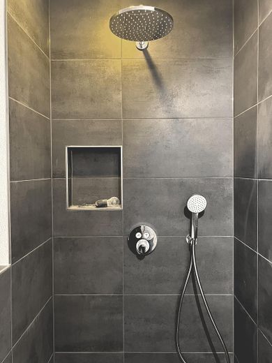 Ebenerdige Regendusche