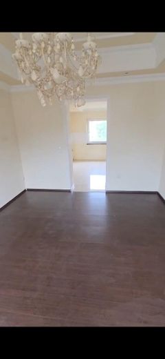 Schöne helle 2 Zimmerwohnung mit Stuckdecken – Essküche