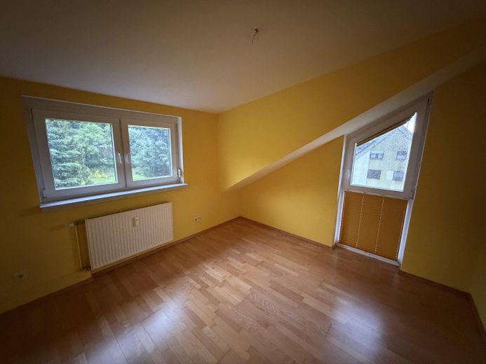 Schöne helle 97m2 große Maisonette Wohnung in Wiesloch-Baiertal – Schlafzimmer DG
