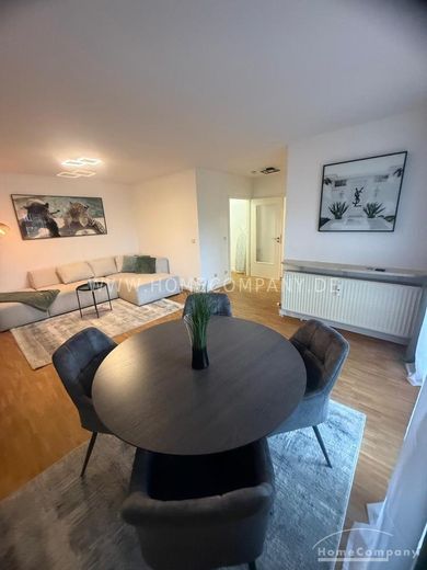 Appartement entièrement meublé de 2 pièces avec grande loggia & place de parking en sous-sol à Schwabing – 7f2009c3e358f105c4aae3c7eb6c601147b3f119.jpg