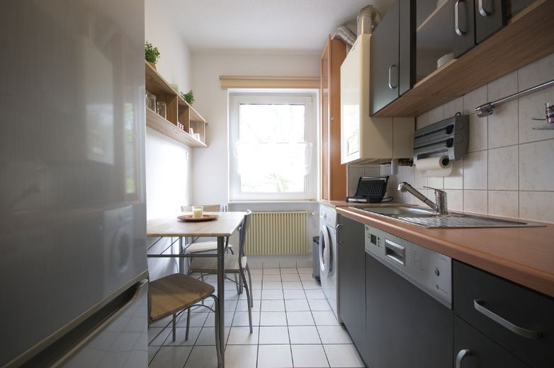 Wohnung in einem gepflegten Mehrfamilienhaus mit Internet und Waschmaschine nahe Bahnhof West für den Langzeitaufenthalt ab 6 Monaten – 5dcbf6ccf4a393a838fd16fbe729333ea1ffb742.jpg