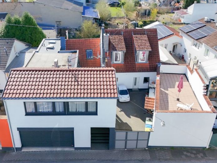 Wallau: 
Spektakuläres Hofhaus-Ensemble!
Absolute Privatsphäre, 270 m², 2 Wohneinheiten möglich. – Foto 1