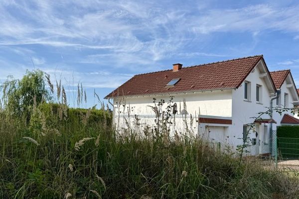 Fröndenberg: Gepflegte Doppelhaushälfte mit Garage in familienfreundlicher und stadtnaher Wohnlage!