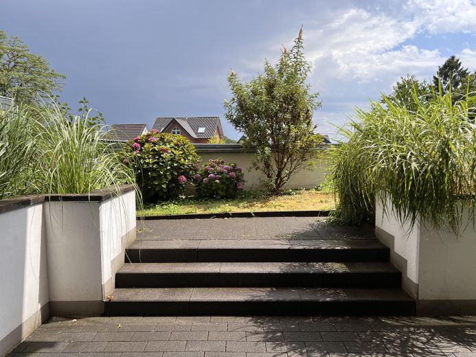 Terrassenwohnung mit eigenem Eingang – Foto 1