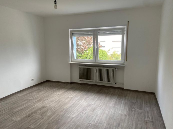 Schöne 2-Zimmer-Wohnung mit großem Balkon in ruhiger Wohnlage von Hockenheim – Foto 1