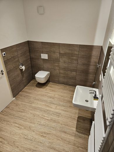 Badezimmer links