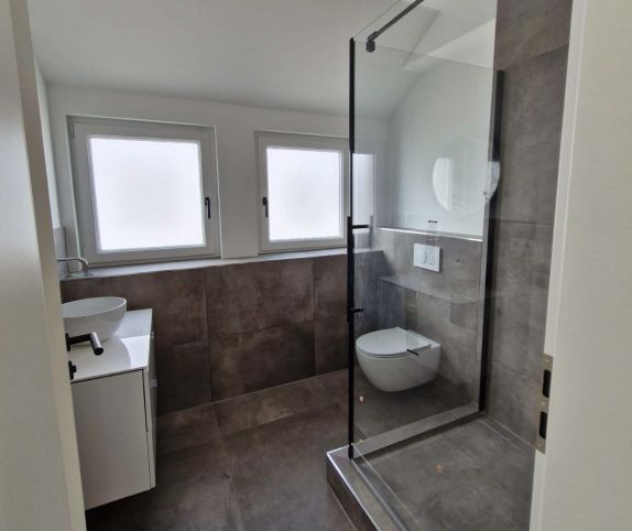 Apartamento dúplex con estilo – Badezimmer
