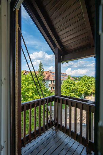 Lichtdurchfluteter Wohnkomfort in Uni-Bestlage – 90 m² mit 3 Balkonen & TG-Stellplatz – Blick Balkon