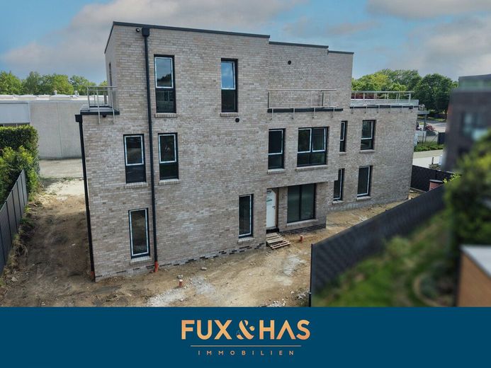 Fast ausverkauft! Neubau in Laxten: 3-Zimmer-Maisonetteswohnung im KFW-40-Standard, zwei Balkone uvm. – Bild 1
