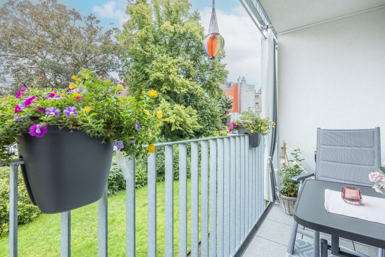 Modernisierte 2-Zimmer-Wohnung im Frankenberger Viertel – Balkon
