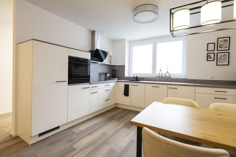 2-Zimmer-Erdgeschosswohnung in Balingen-Engstlatt – Küche und Esszimmer
