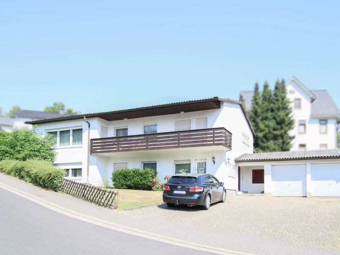 Ponte manos a la obra hoy, disfruta mañana: vivienda unifamiliar personalizable con piscina y jardín en una ubicación tranquila – Foto 1
