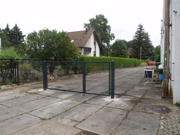 Ehem. Autohaus - Kleinteilig aufgeteilt - Kapitalanlage od. Selbstnutzer – Zufahrt von Westen