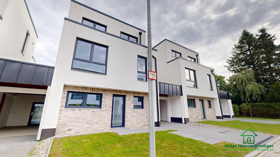 Modernes Reihenhaus mit Garage zum Erstbezug 3-Geschosse – Foto 11