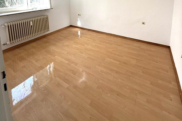Gerenoveerd appartement voor forenzen, studenten met inbouwkeuken en badkamer met daglicht