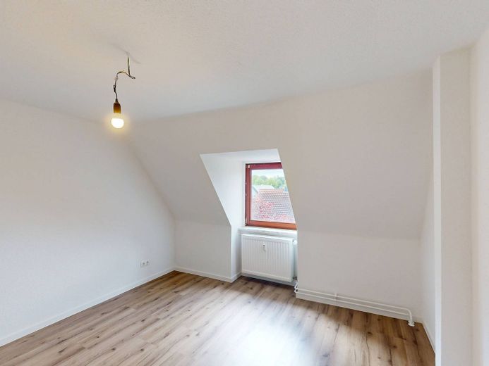 Ankommen, durchatmen, entspannen - Wir schenken Ihnen den ersten Monat: Helle 3-Zimmer-Wohnung mit modernem Bad – Ansicht I: Schlafzimmer