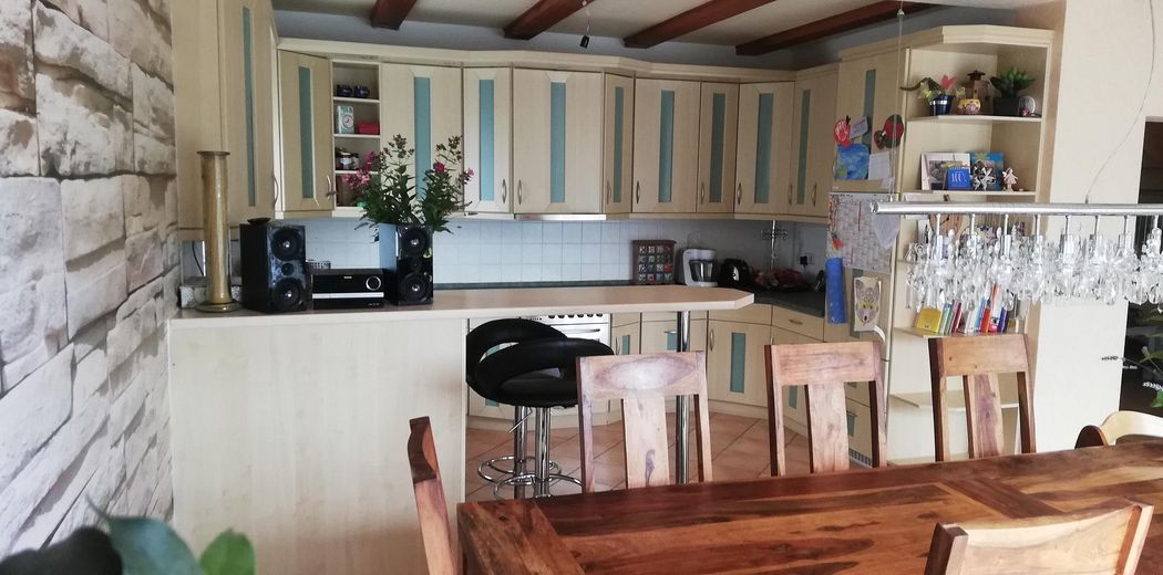 Stilvolles Einfamilienhaus mit großem Grundstück und vielseitigen Nutzungsmöglichkeiten – Küche