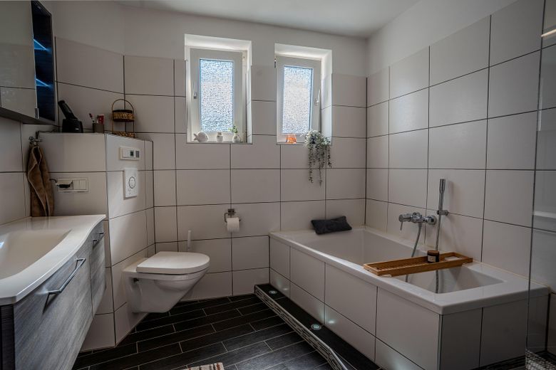 Excepcional piso en propiedad con jardín, terraza en la azotea, Wallbox y chimenea – Foto 7