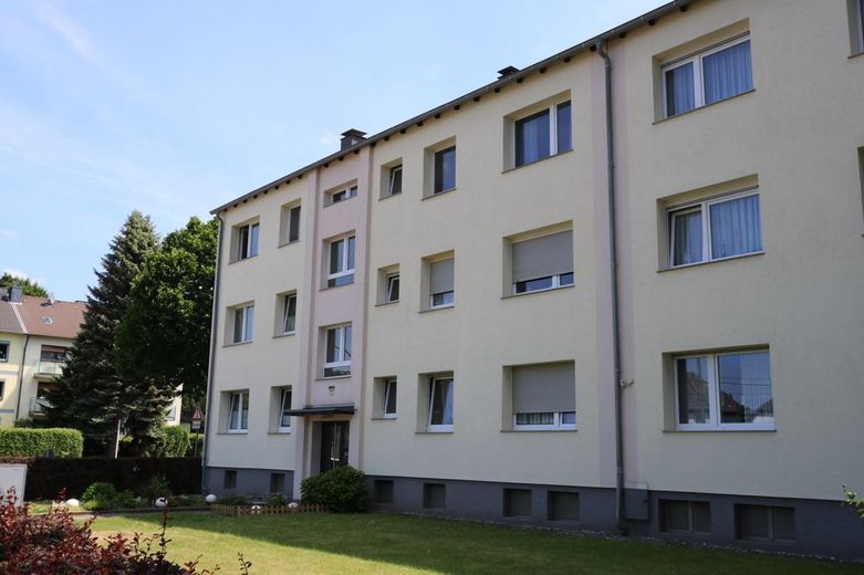 Gepflegte 3-Zimmer Wohnung mit schönem Balkon  - zentral zwischen Essen und Mülheim – Hausansicht