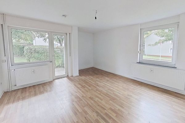 Helle 2-Zimmer-Whg. mit TERRASSE und Wannenbad