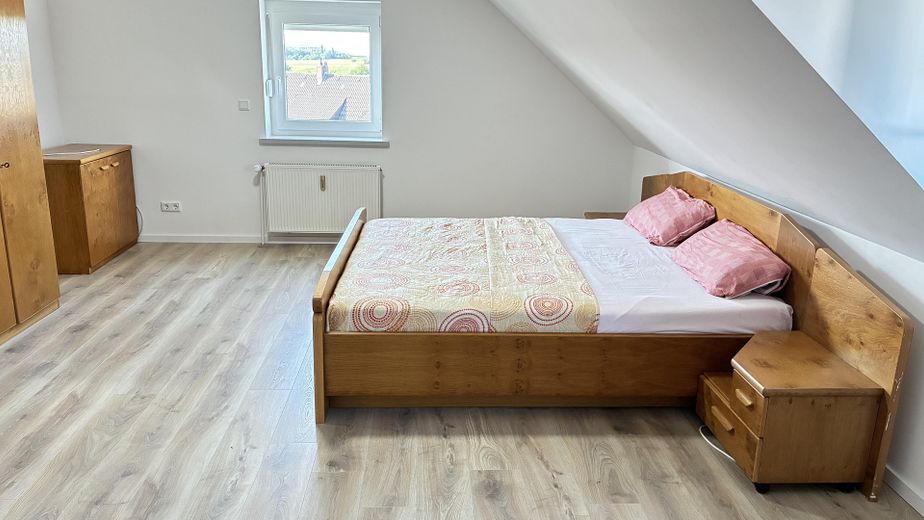 Appartamento completamente ristrutturato e arredato con 3 stanze in condivisione e giardino – Foto 6