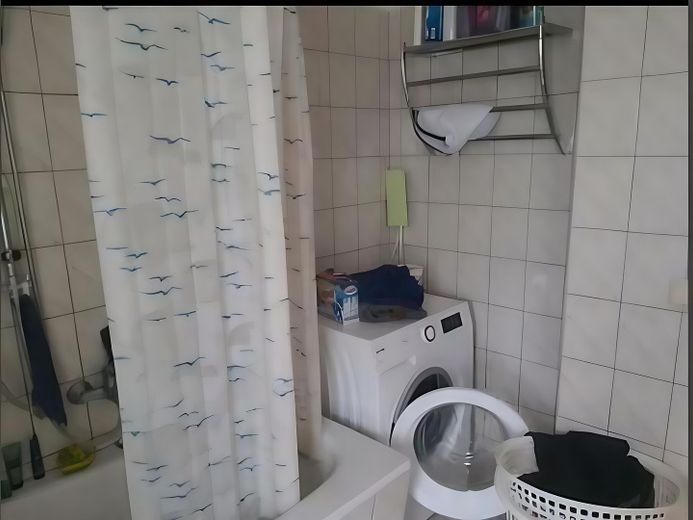 Badewanne mit Dusche