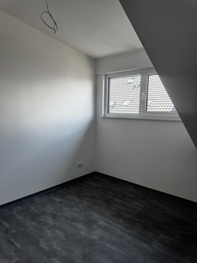 Wohnen mit Stil: Penthouse-Wohnen im Grünen – 4-Zimmer-Dachgeschosswohnung mit ca. 144 m² – Kinderzimmer 1