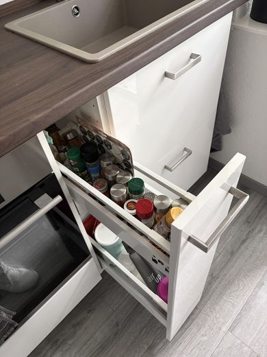 Nordviertel, schöne 68m²-Wohnung im 1.OG, saniert – Küche Übernahme möglich