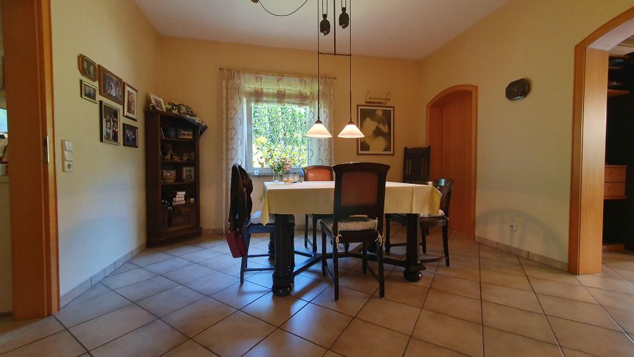 Detached house with granny apartment, pool and large garden in Remscheid Süd – Haupthaus Esszimmer 2