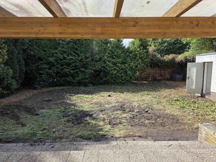 !Provisionsfrei! Sanierungsbedürftiges Einfamilienhaus! – uneinsehbarer Garten