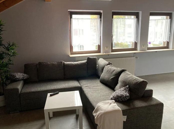 Moderne 1ZM Wohnung *MIT KLIMAANLAGE* in zentraler Lage in Hattersheim – Wohn-/ Schlafraum