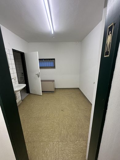 Ladenlokal Einzelhandel Halle Lager Praxis Gewerbe Gastro Sporthalle Freizeit zu vermieten – Foto 9