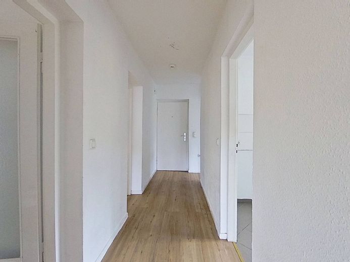 Moderne 3-Zimmer-Erdgeschosswohnung mit TERRASSE in Roding – Flur
