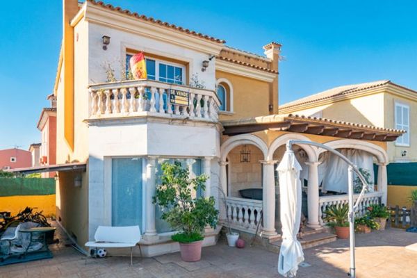 Mallorca Villa mit Pool in Sa Torre zu verkaufen