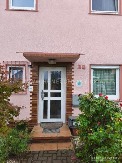 Rosbach-Rodheim AG8072766 – Eşyalı, tam donanımlı sıra evin köşe dairesi – 22b0bdffdfde0e48d5de1de8dcb8dd0259c8ee1f.jpg
