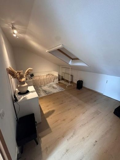 Modernisiertes Reihenendhaus in Toplage Cronenberg – DG Zimmer 2 