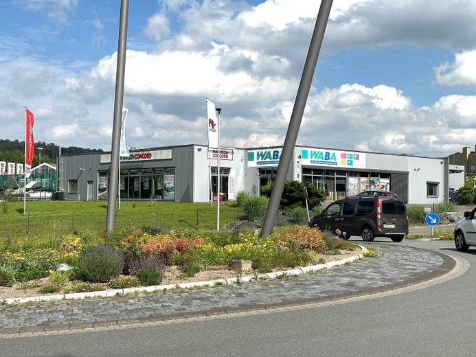 Provisionsfrei 850 m² Gewerbeobjekt auf 3.000 m² Areal in Detmold – Top-Lage & baurechtlich flexibel – Foto 1