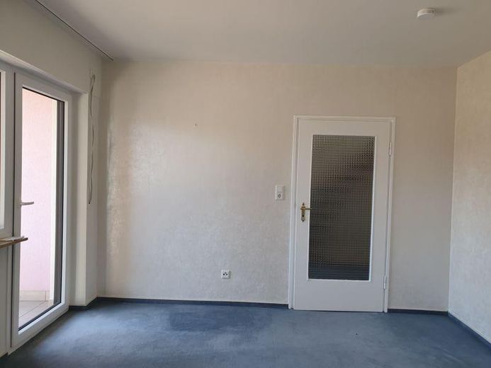 Charmantes Reihenendhaus in Nürnberg-Erlenstegen – Zimmer mit Balkon 1. OG