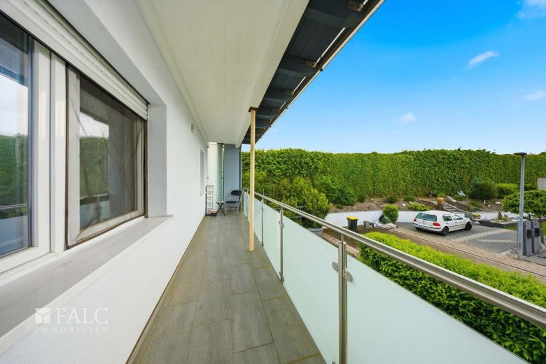 Wohnanlage mit 3 Wohneinheiten im Grünen - solide Mietrendite inklusiv !! – OG Balkon