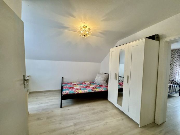 Durchgangszimmer-Schlafen I DG