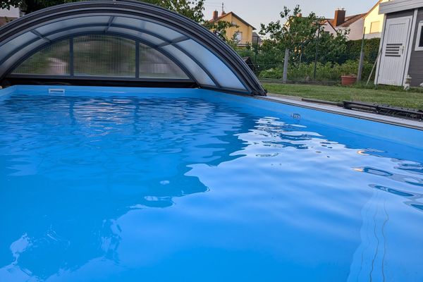 Modernisiertes Familienhaus mit Pool, Sauna, Flächenkühlung/Heizung, Smart Home & PV-Anlage
