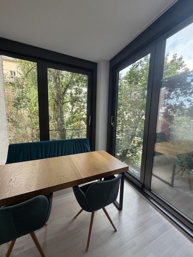 Amplio piso de 5 habitaciones – ideal para familias o parejas que buscan espacio – Wintergarten