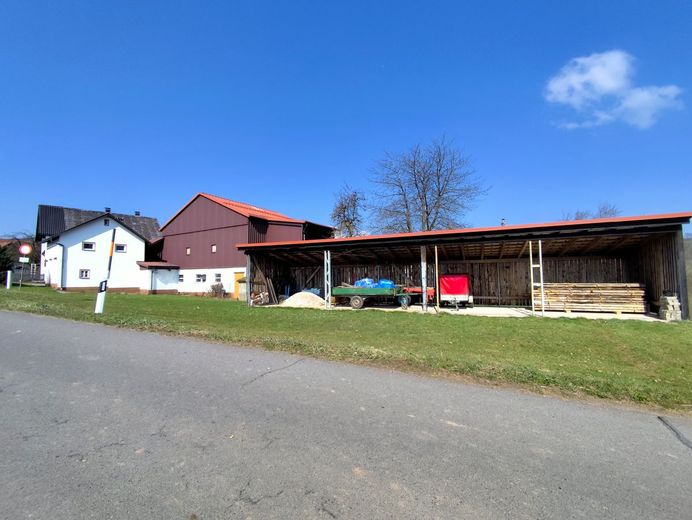 Landleben Deluxe: Großzügiger Dreiseitenhof mit Werkstätten, Maschinenhalle und Gartenparadies in Immenreuth! – Holzlege und ehem. Stallgebäude