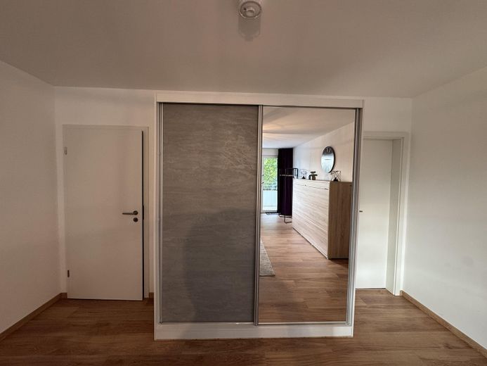Kernsanierte 1-Zimmer-Wohnung mit Balkon, 47 m², 2. OG in Frankenthal – Wohnzimmer