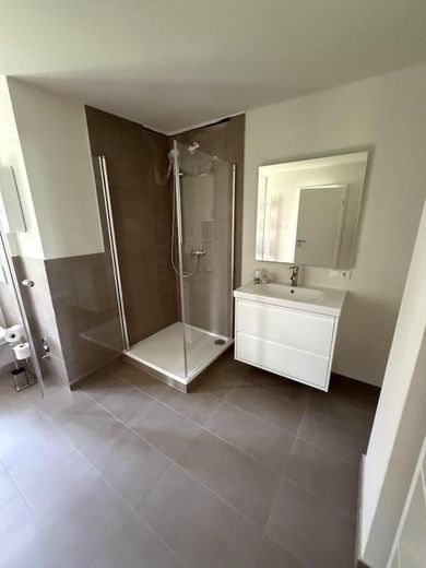 Neu renovierte und voll ausgestattete 2 Zimmerwohnung in traumhafter Lage Reutlingen Mittelstadt – Bad