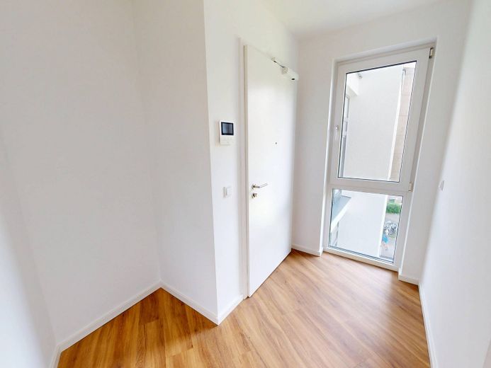 Platz & Komfort, gepaart mit modernem Design: Exklusive 3-Zimmer-Wohnung mit 2 BALKONEN, EBK und 2 Bädern – Eingangsbereich